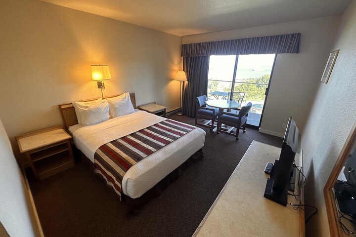 Room 118 of 181