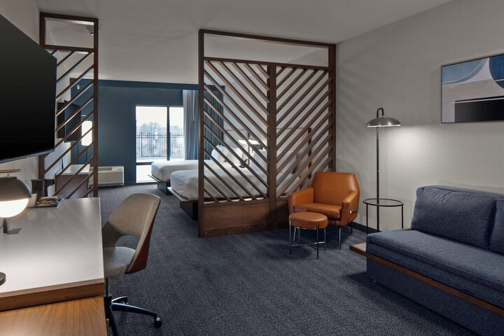 Room 17 of 34