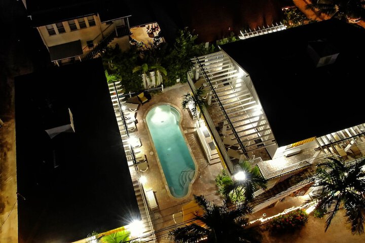 Pool 10 of 158