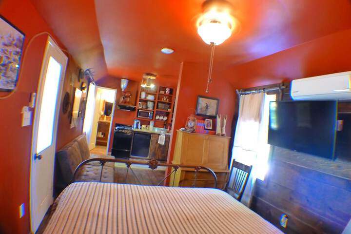 Room 172 of 191