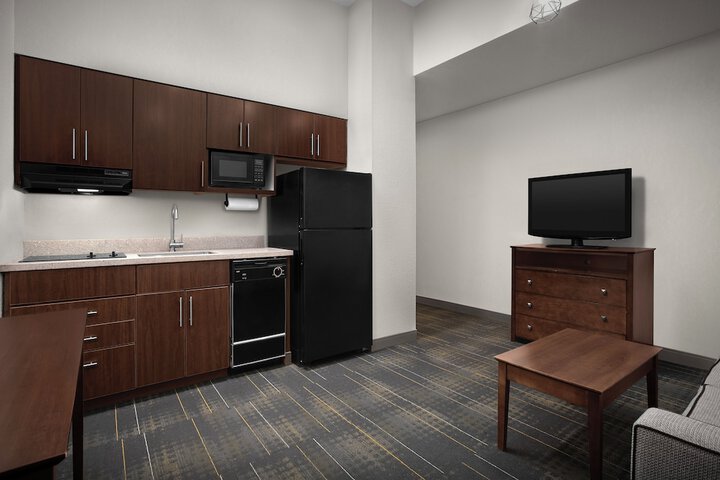 The Suites Hotel at Waterfront Plaza