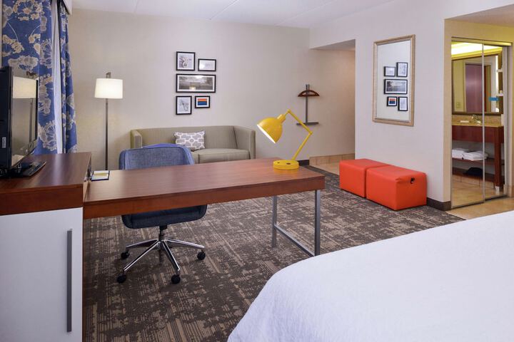 Room 28 of 68