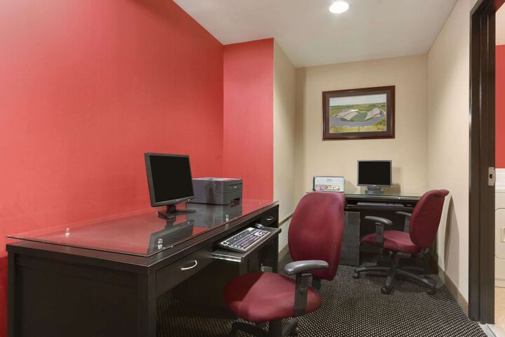 Business Center 23 of 24