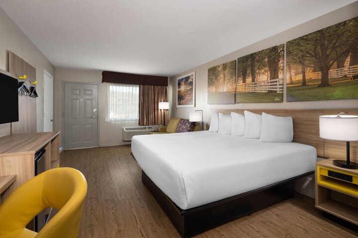Days Inn by Wyndham Anderson