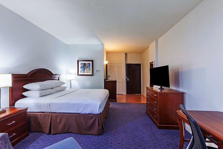 Room 43 of 77