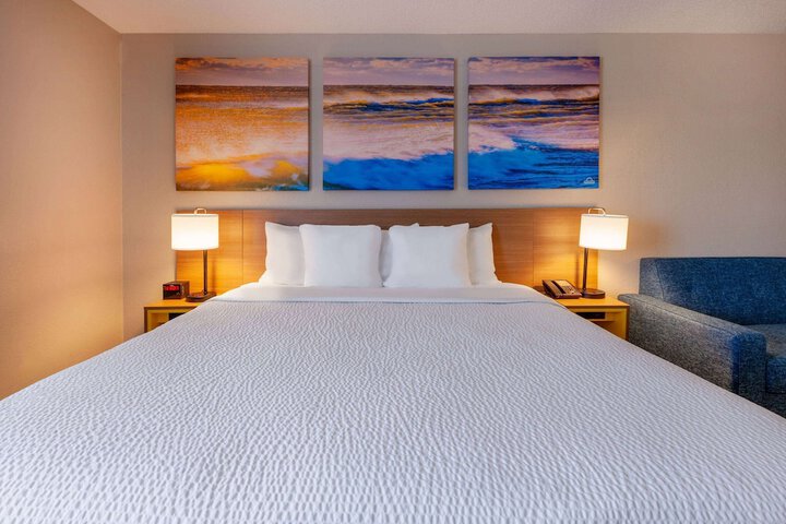 Room 28 of 34