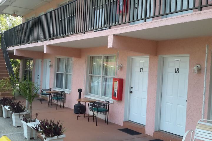 Contys Motel
