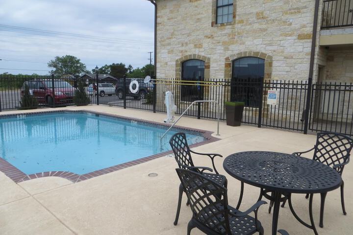 Black Gold Inn
