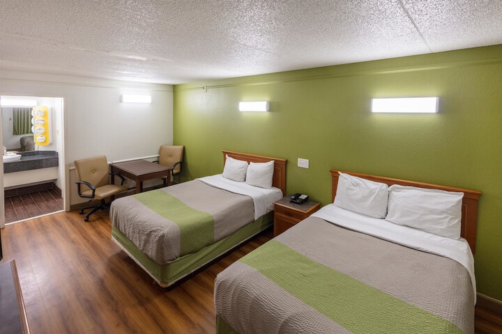 Room 17 of 34