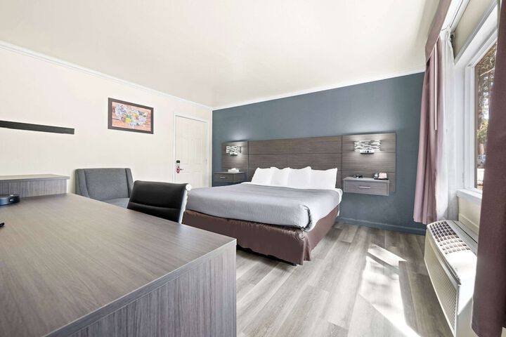 Room 27 of 46
