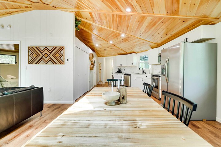 Private Deck & Grill: Pocono Pines Retreat!