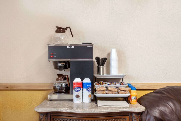 Breakfast/Coffee Service 14 of 14