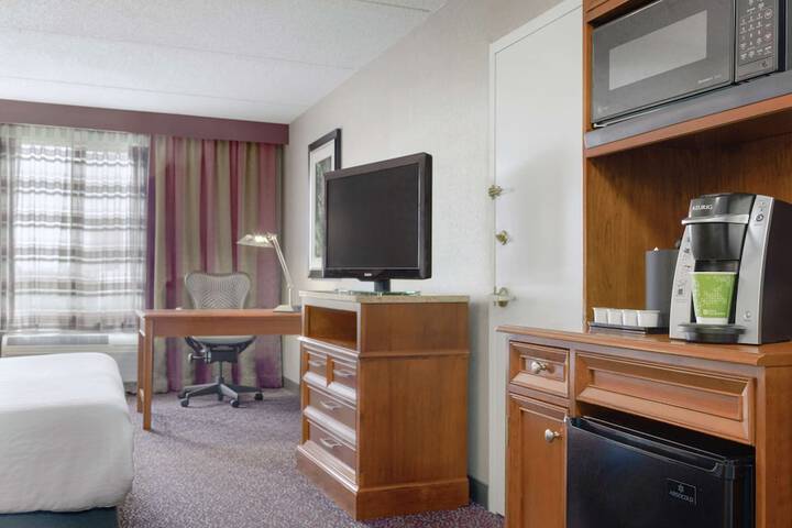 Room 13 of 18
