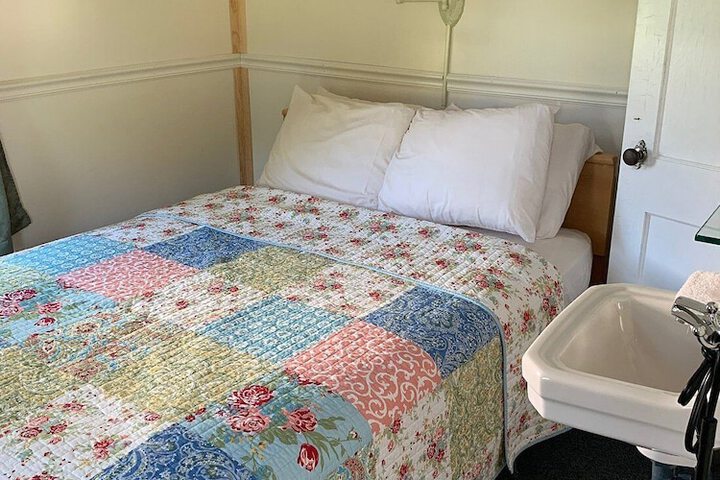 Room 11 of 25