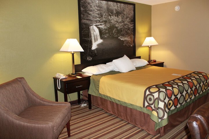 Room 10 of 20