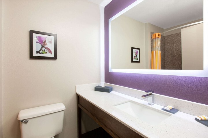 La Quinta Inn & Suites by Wyndham Blue Springs