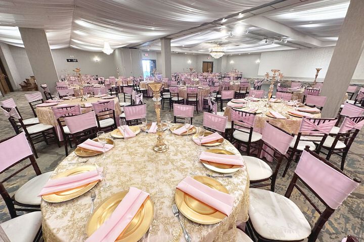 Ballroom/Hall 153 of 168