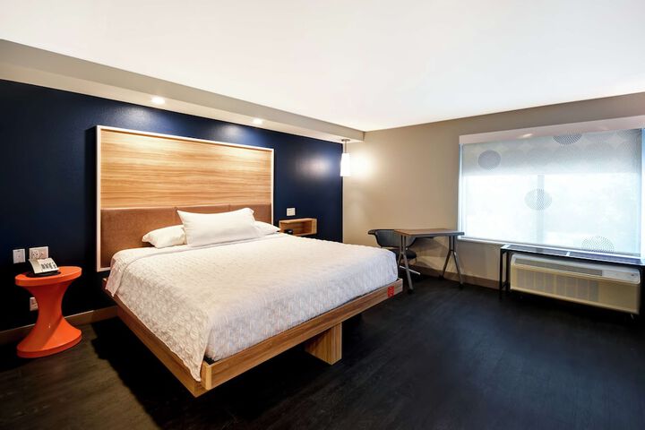 Tru by Hilton Sterling Heights Detroit