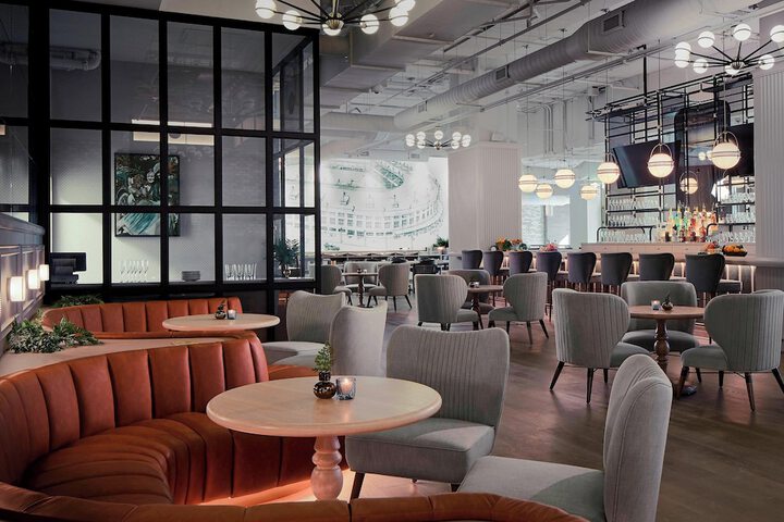 Lounge 58 of 62