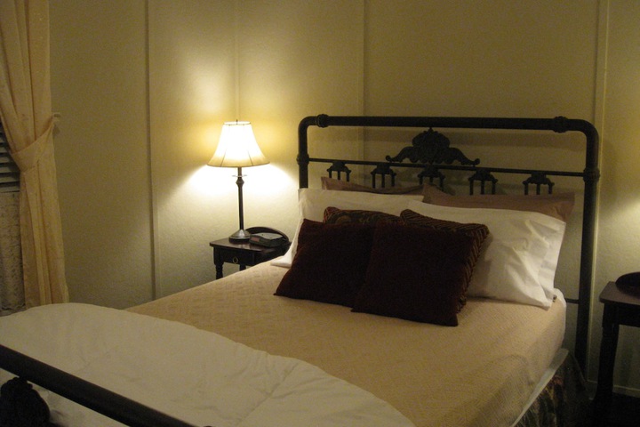 Room 14 of 16