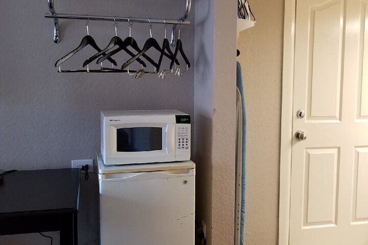 Room 27 of 46
