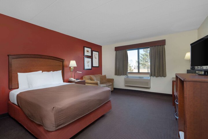 Room 12 of 25