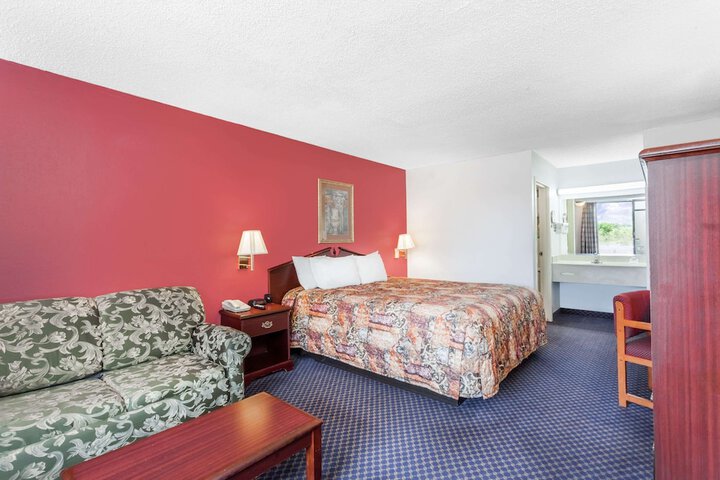 Days Inn by Wyndham Martin
