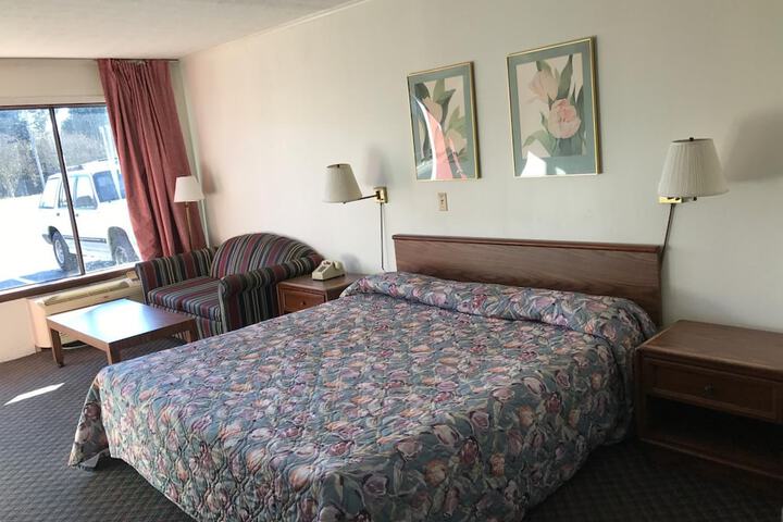 Room 12 of 25
