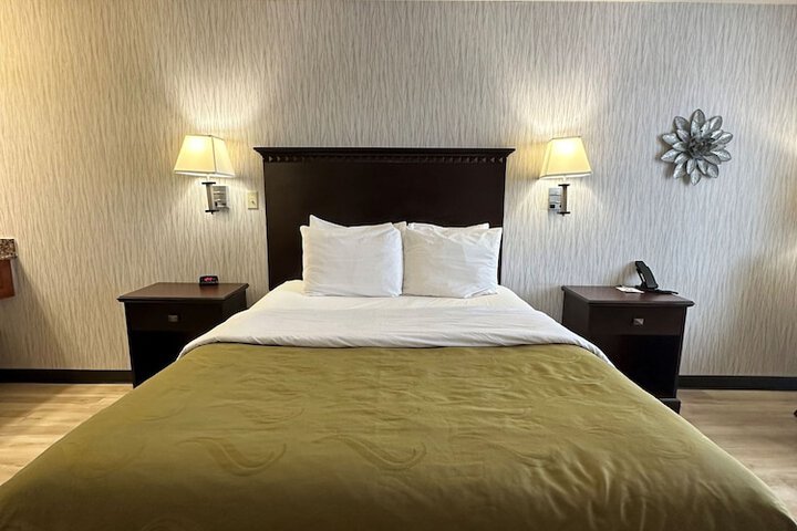 Room 34 of 74