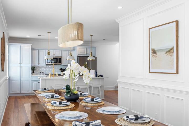 1 Block to Beach Newly Renovated 6bdr w / Rooftop Views Sand Dune by Avantstay