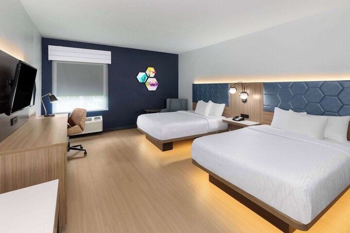 Room 26 of 47