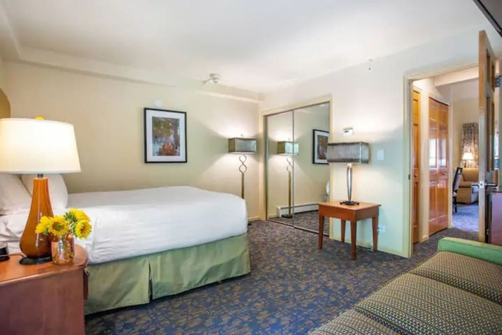 Room 30 of 44