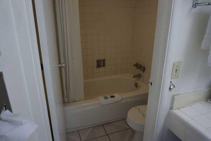 Room 18 of 38