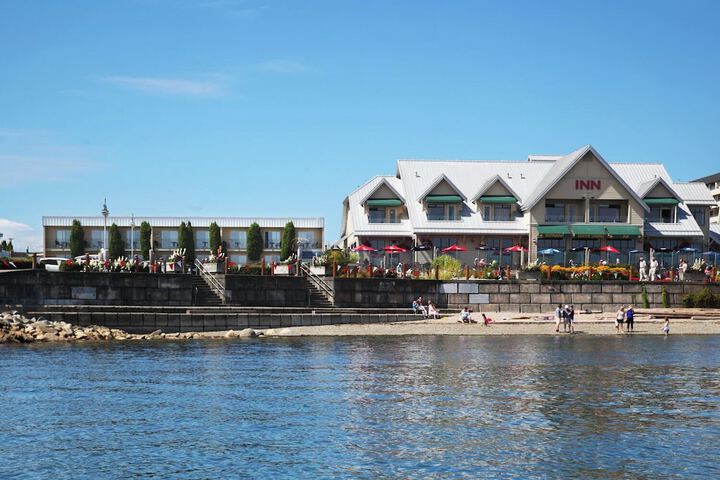 Sidney Waterfront Inn & Suites