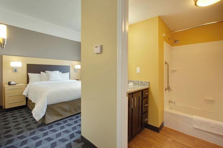 Room 14 of 26