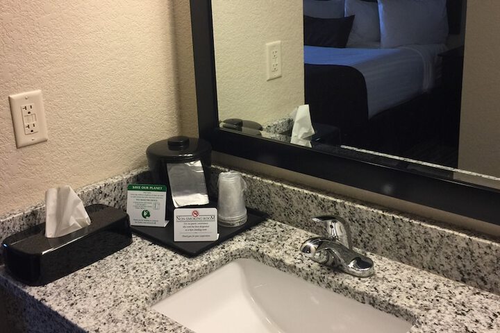 Room 25 of 69