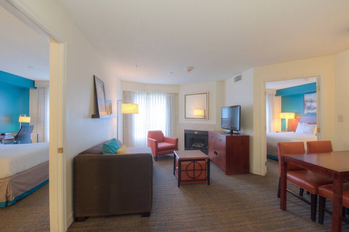 Room 14 of 26