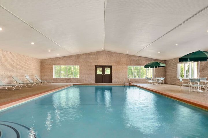 Pool 6 of 35