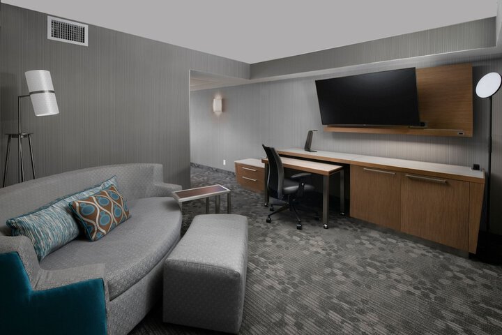 Room 28 of 45