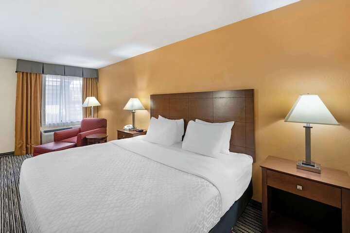 Room 16 of 27