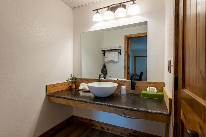 Room 7 of 14
