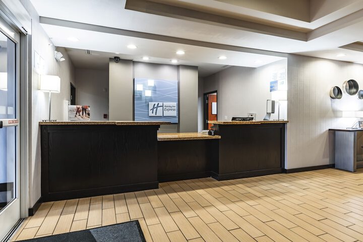 Hotel 4 of 82