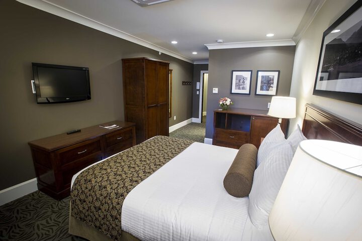 Hume Hotel & Spa