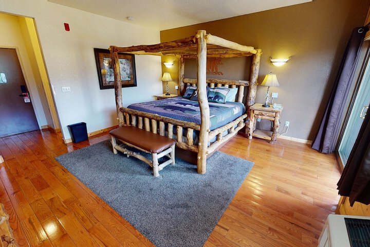 Room 44 of 82