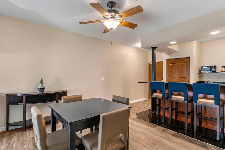 Comfort Suites St. Charles - St Louis