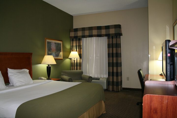 Room 9 of 38