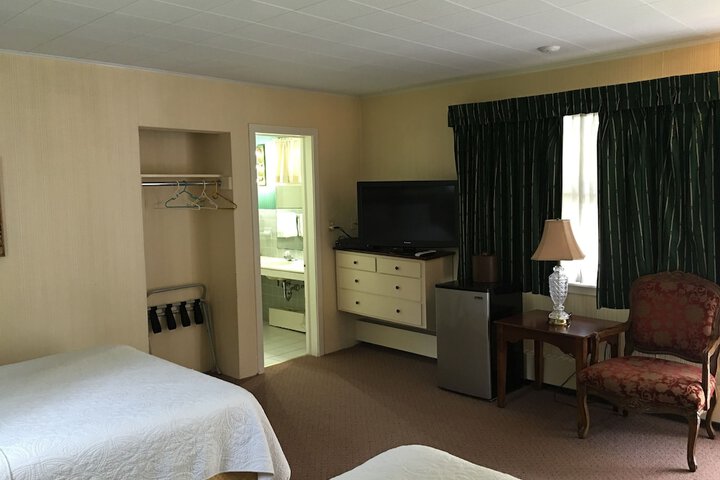 Room 33 of 81
