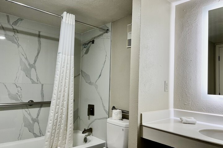 Room 15 of 19
