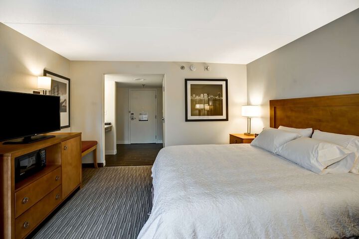 Room 27 of 35