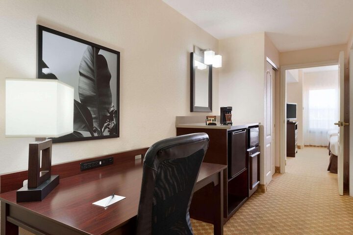 Room 16 of 21